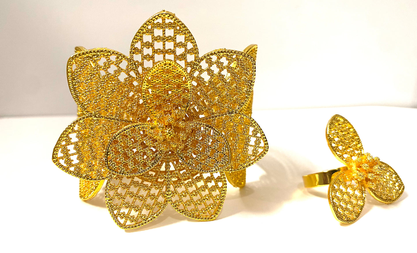 Bracelets - Golden Bloom 4
