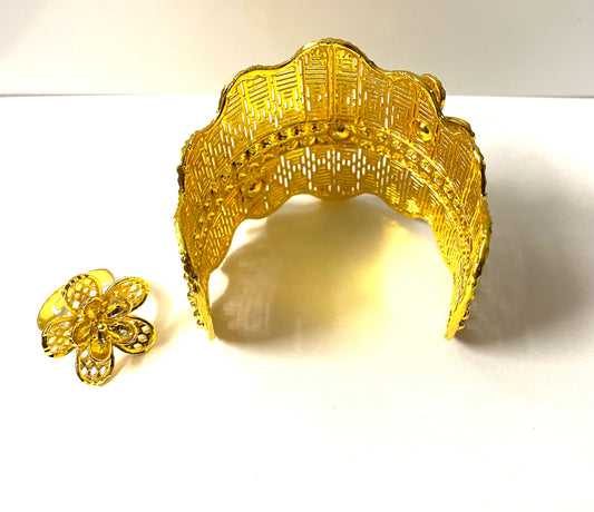 Bracelets - golden Bloom 1
