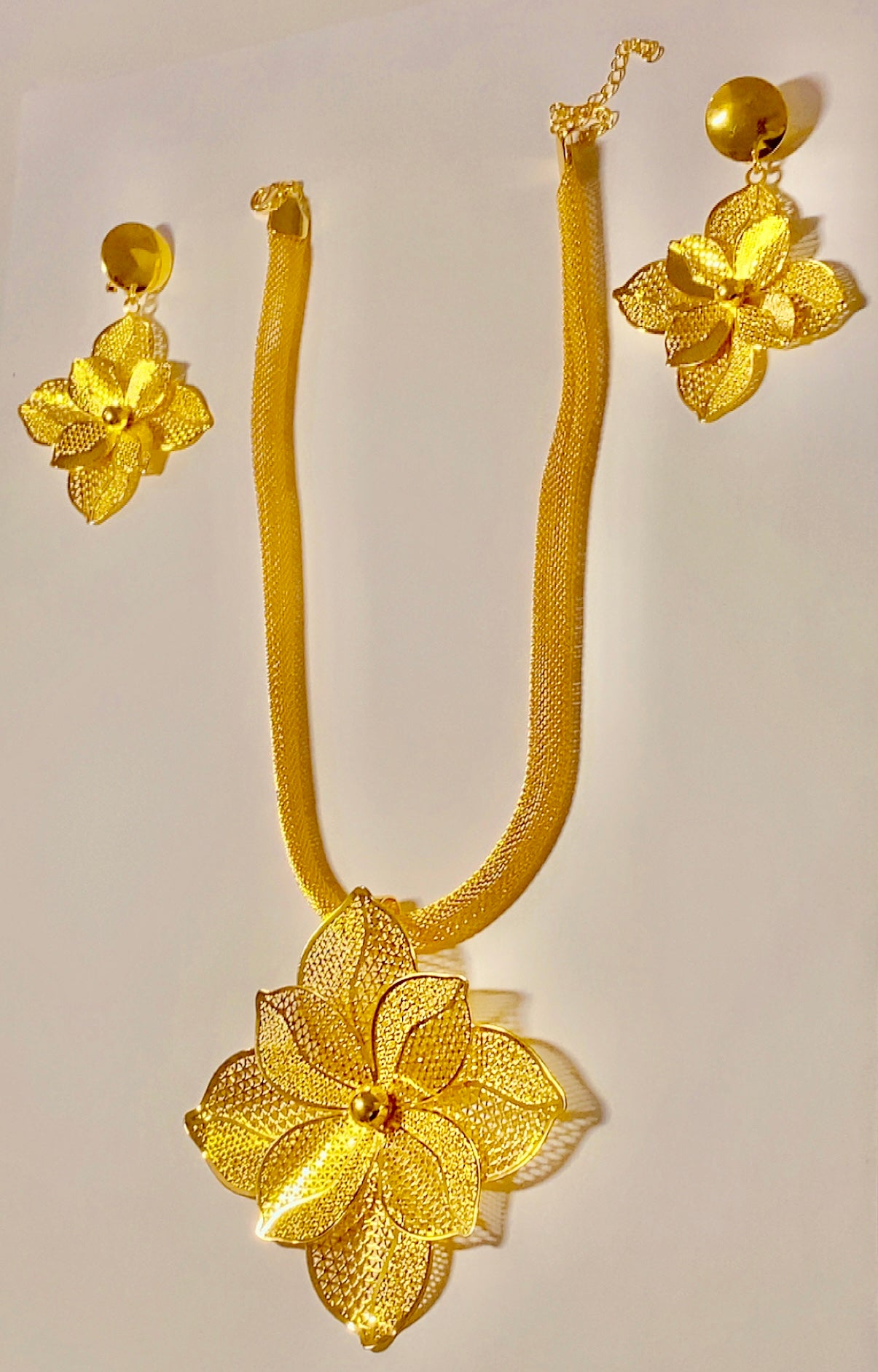 Necklace - gold flower