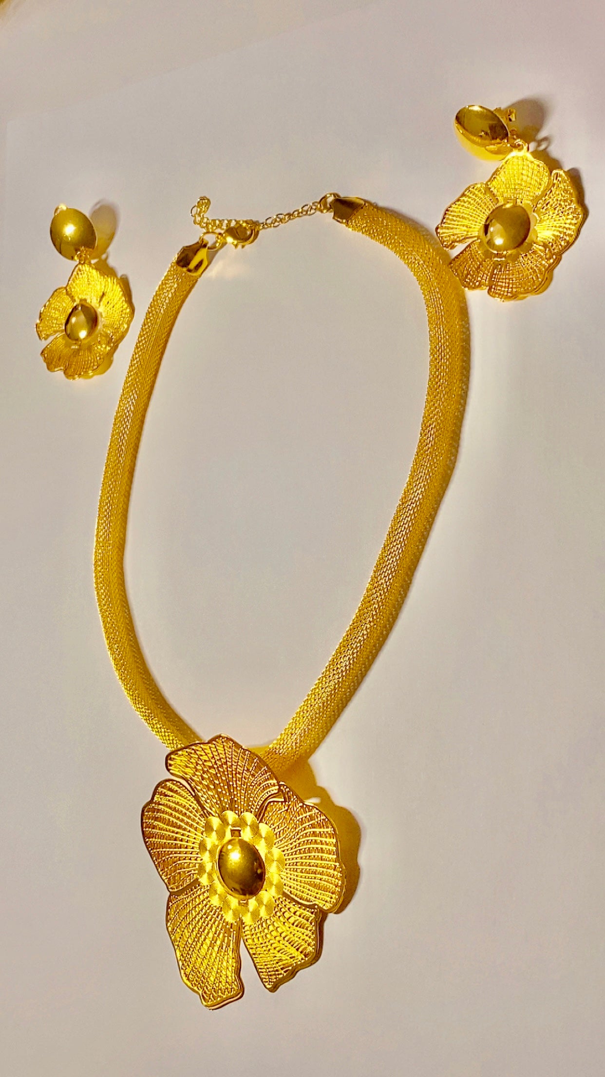Necklace - floral light